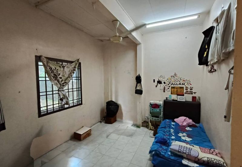 Kota Tinggi - Tmn Sri Saujana - Single storey terrace house corner