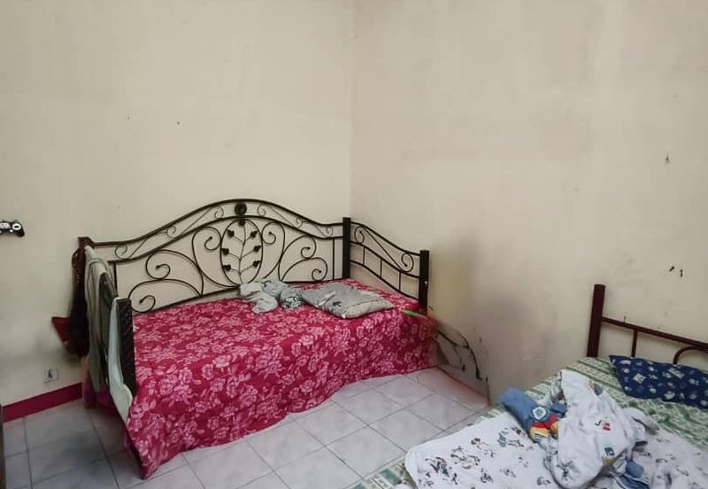 Kota Tinggi - Tmn Sri Saujana - Single storey terrace house corner