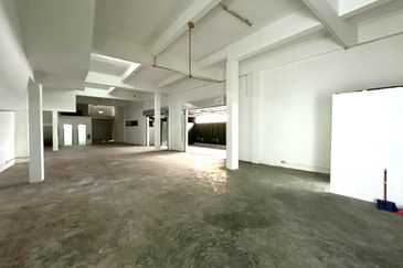 JB Tampoi - Jalan Tampoi, Kawasan Perindustrian - 2.5 Storey Corner Factory