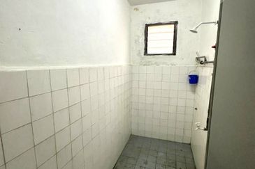 JB Tampoi - Jalan Tampoi, Kawasan Perindustrian - 2.5 Storey Corner Factory