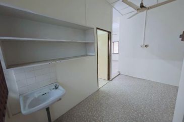 Kulai - Senai -  Taman Aman - Jalan Bunga Melati - Single Storey Low Cost Terrace House