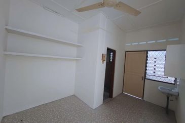 Kulai - Senai -  Taman Aman - Jalan Bunga Melati - Single Storey Low Cost Terrace House
