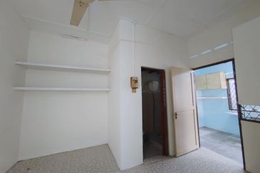 Kulai - Senai -  Taman Aman - Jalan Bunga Melati - Single Storey Low Cost Terrace House