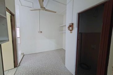 Kulai - Senai -  Taman Aman - Jalan Bunga Melati - Single Storey Low Cost Terrace House