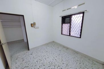 Kulai - Senai -  Taman Aman - Jalan Bunga Melati - Single Storey Low Cost Terrace House