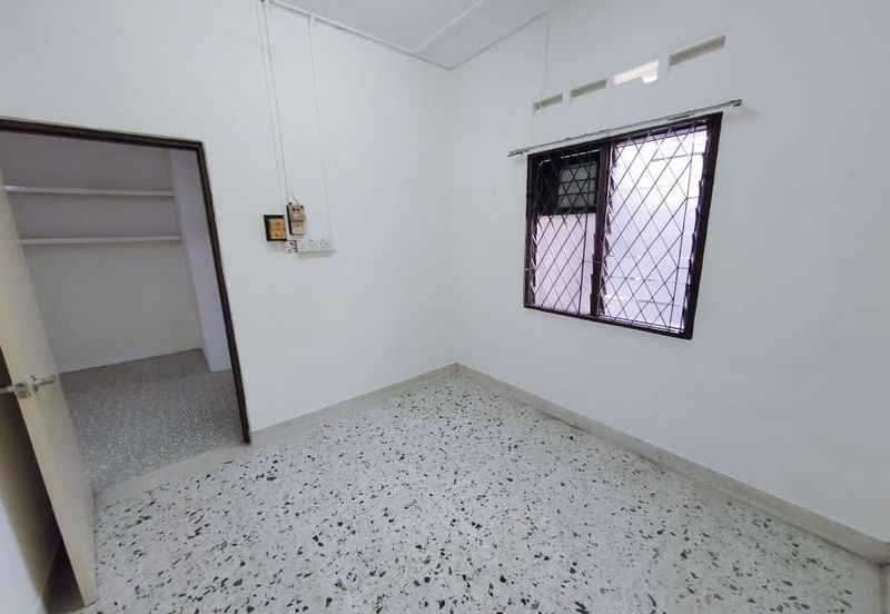 Kulai - Senai -  Taman Aman - Jalan Bunga Melati - Single Storey Low Cost Terrace House