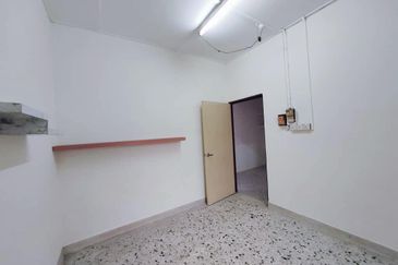 Kulai - Senai -  Taman Aman - Jalan Bunga Melati - Single Storey Low Cost Terrace House