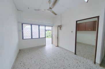 Kulai - Senai -  Taman Aman - Jalan Bunga Melati - Single Storey Low Cost Terrace House