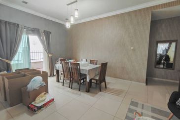 Kulai - Bandar Putra - Jalan Mewah Utama - Summit Park - Double Storey Cluster House Endlot