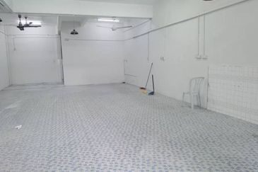 Kulai - Taman Kota Kulai -Jalan Pinang - Three Storey Shoplot