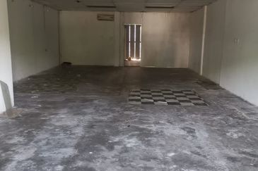 Kulai - Taman Kota Kulai - Jalan Pinang Satu - 3 storey shop (ground floor only)