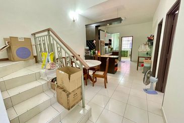 Skudai - Impian Emas - Jalan Bukit Impian 1X  🏠1.5 Storey Terrance House Unblockw