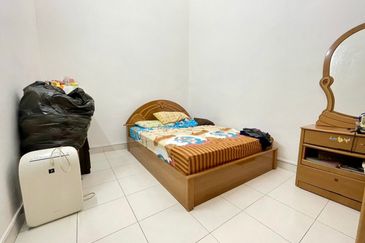 Skudai - Impian Emas - Jalan Bukit Impian 1X  🏠1.5 Storey Terrance House Unblockw