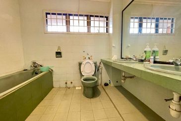 Skudai - Impian Emas - Jalan Bukit Impian 1X  🏠1.5 Storey Terrance House Unblockw