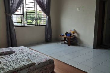 Kulai - Taman Lagenda Putra -2 storey terrace house 