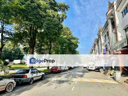 Kulai - Taman Putri Kulai - Jalan Sri Putri 5/8 - Three Storey ShopLot - Facing Main Road, Johor, Kulai