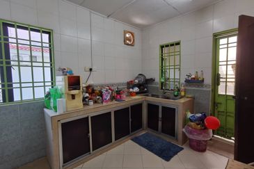 Kulai Bandar Putra @ Jalan Enggang ✅ 1.5 Storey Terrace House 