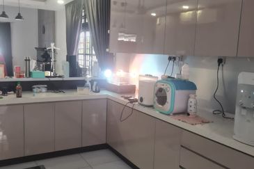 Ulu Tiram - Taman Pelangi Indah - Jalan Pesona - 1.5 Storey Corner House