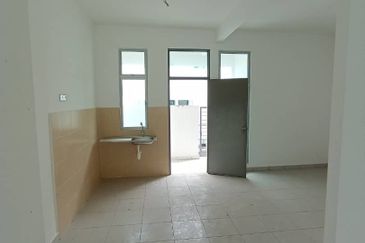 Skudai Pulai Mutiara - Taman Pulai Mutiara (Camellia Type) - Double Storey Terrace House Endlot (Bared unit)