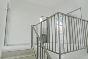 Skudai Pulai Mutiara - Taman Pulai Mutiara (Camellia Type) - Double Storey Terrace House Endlot (Bared unit)