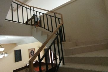 Kulai - Bandar Putra - Jalan Cengal 11 - 3 Storey House 