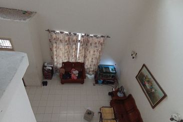 Kulai - Bandar Putra - Jalan Cengal 11 - 3 Storey House 