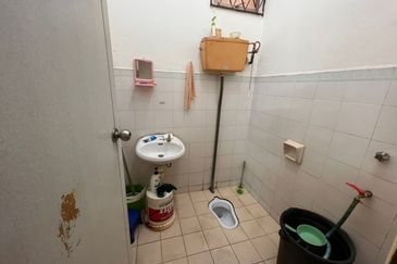 Kulai - Senai - Taman Senai Utama -  Jalan Senai Utama 1/5 - Single Storey Terrace House