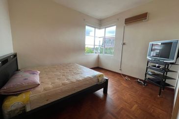 Kulai - Bandar Putra - Gate C - Double Storey Semi D 