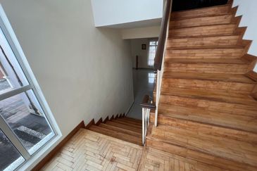 Kulai - Bandar Putra - Gate C - Double Storey Semi D 