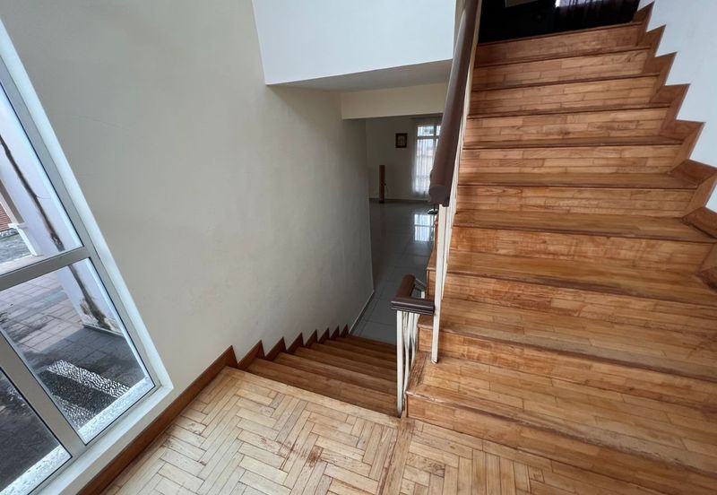 Kulai - Bandar Putra - Gate C - Double Storey Semi D 