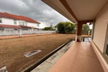 Kulai - Bandar Putra - Gate C - Double Storey Semi D 