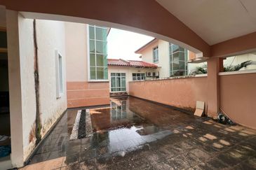 Kulai - Bandar Putra - Gate C - Double Storey Semi D 
