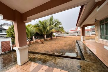 Kulai - Bandar Putra - Gate C - Double Storey Semi D 