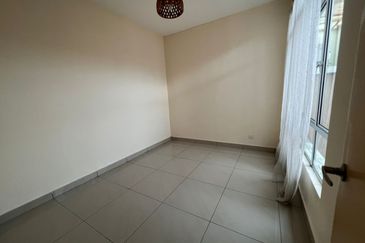 Kulai - Bandar Putra - Gate C - Double Storey Semi D 