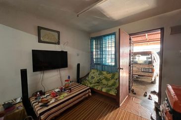 Kulai Senai - Taman Muhibbah - Jalan Jambu Mawar - Double storey low cost terrace house