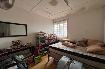 Kulai Senai - Taman Muhibbah - Jalan Jambu Mawar - Double storey low cost terrace house