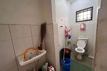 Kulai Senai - Taman Muhibbah - Jalan Jambu Mawar - Double storey low cost terrace house