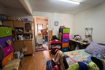 Kulai Senai - Taman Muhibbah - Jalan Jambu Mawar - Double storey low cost terrace house