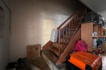 Kulai Senai - Taman Muhibbah - Jalan Jambu Mawar - Double storey low cost terrace house