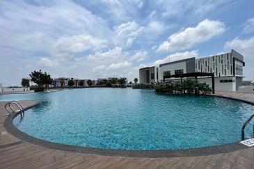 JB Larkin📍SKS Habitat - Apartment