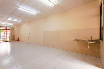 skudai - tmn lmpian emas - Single storey terrace house