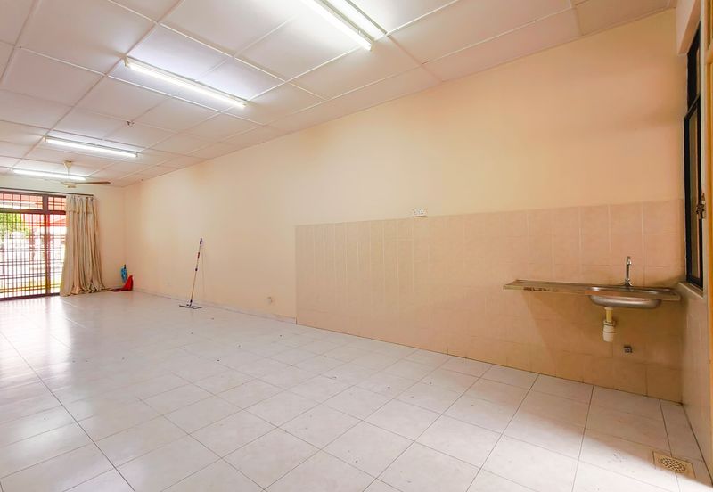 skudai - tmn lmpian emas - Single storey terrace house