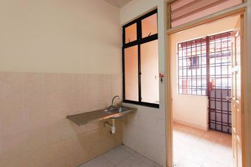 skudai - tmn lmpian emas - Single storey terrace house