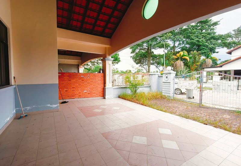 skudai - tmn lmpian emas - Single storey terrace house