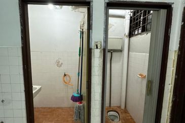 JB - Taman Johor Jaya - Jalan Seroja - Double storey low cost Full Loan Unit