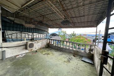 JB - Taman Johor Jaya - Jalan Seroja - Double storey low cost Full Loan Unit