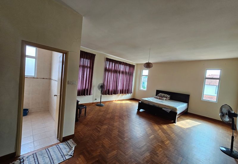 kulai Bandar Putra - IOI Palm Villa Gate C - 2 Storey Semi-D House