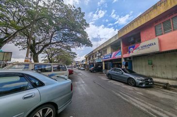 Kulai Bata 21 Jalan Susur - Double Storey Shoplot - Facing Main Road