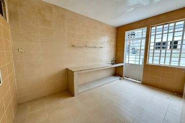 JB Taman Bukit Kempas -Kempas Heights -Double Storey Cluster House Unblock View Unit