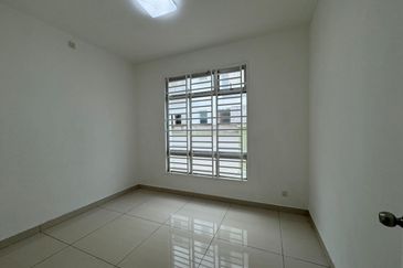 JB Taman Bukit Kempas -Kempas Heights -Double Storey Cluster House Unblock View Unit